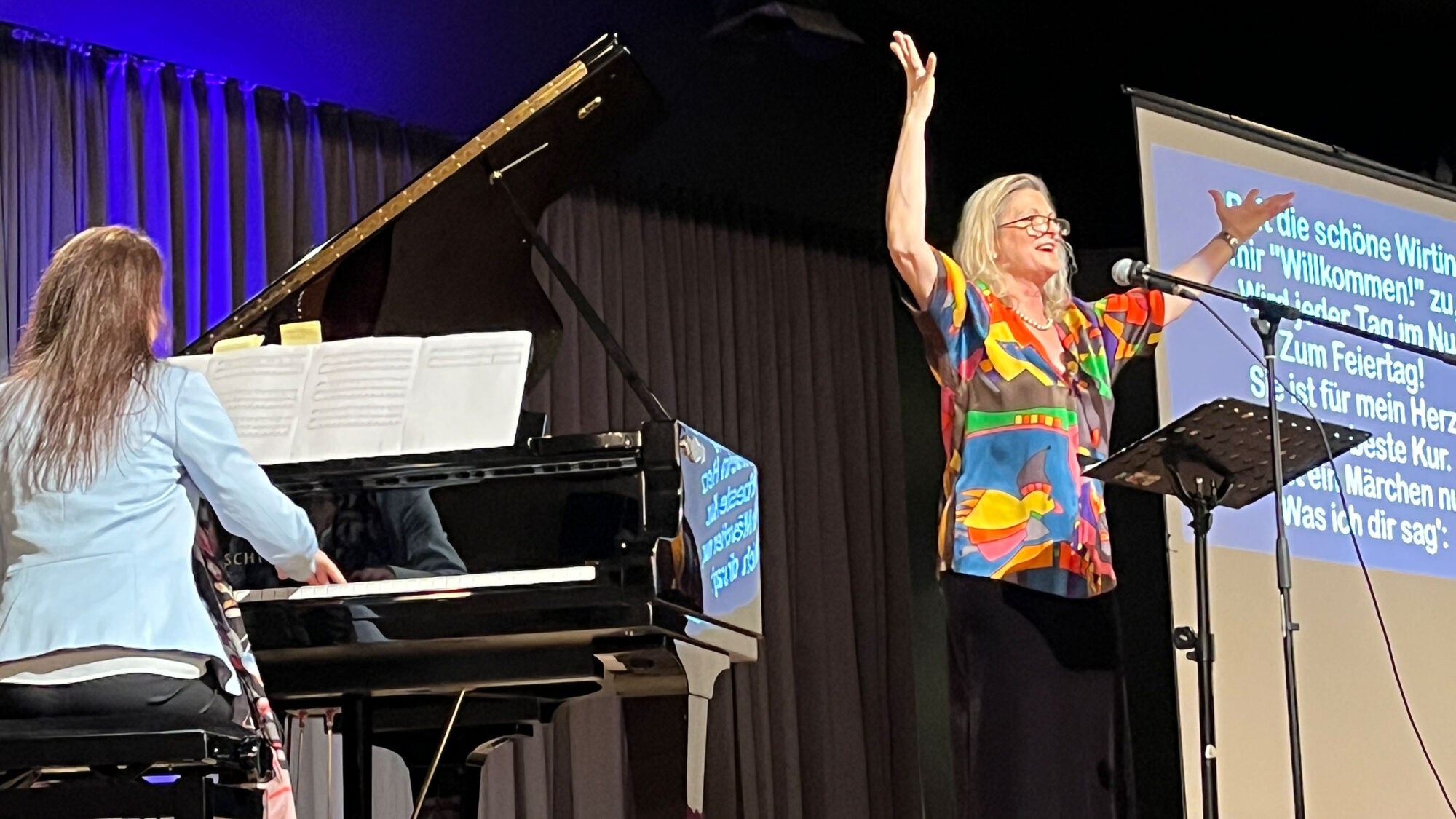 Mitsingkonzert Barbara Saal Augsburg mit Carolin Geigl am 20.10.2025 Mitsingkonzert Barbara Saal Augsburg mit Carolin Geigl am 20.10.2025